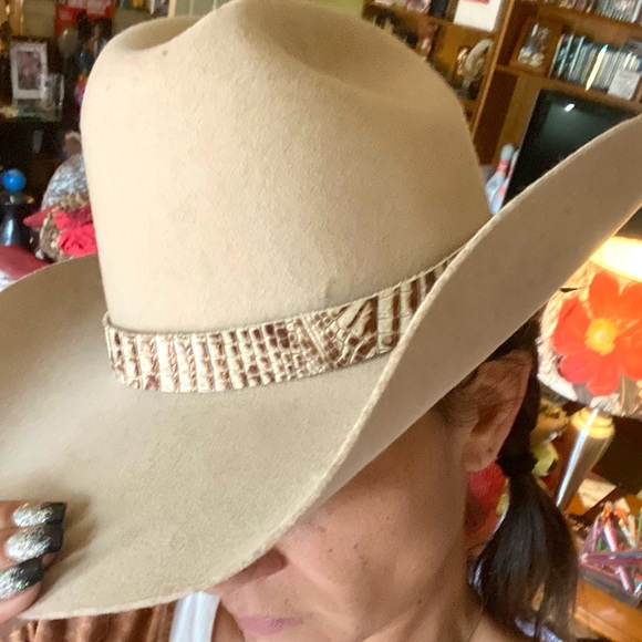 Leather Band Only - Cream & Bronze Gator Embossed Hat Band - Picture 3 of 6